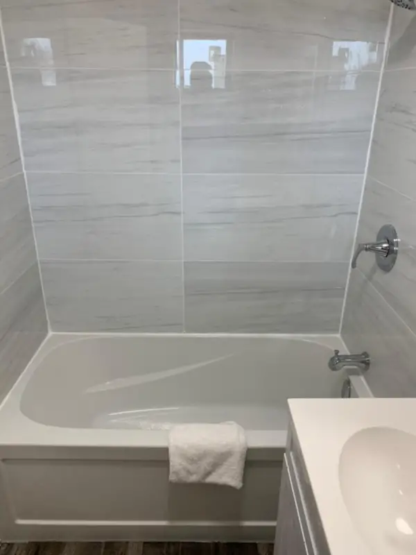 Champlain Motor Inn 9